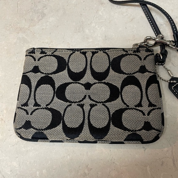 Coach Vintage 2004 Black and Tan Signature Wristlet